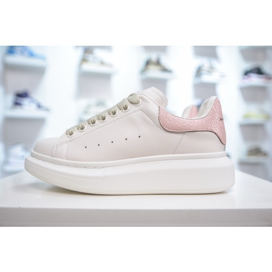 Alexander McQueen Oversized Sneakers Low-Top Fashion Platform Casual Sports White Sneakers with Pink Crackle Pattern Heel